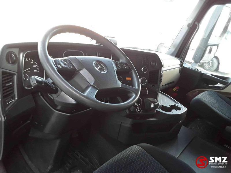 Interior photo 2: Tractor unit Mercedes-Benz Actros 1843 Streamspace 2.30