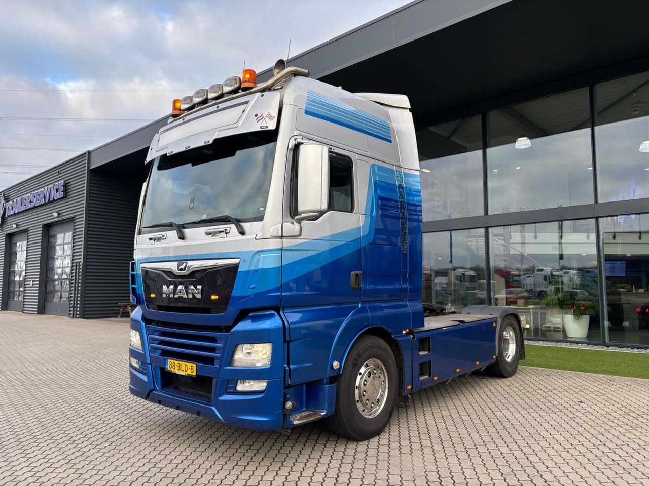 MAN TGX 460 4x2 Schuifschotel + Hydrauliek - Tractor unit: picture 1 MAN TGX 460 4x2 Schuifschotel + Hydrauliek - Tractor unit: picture 1