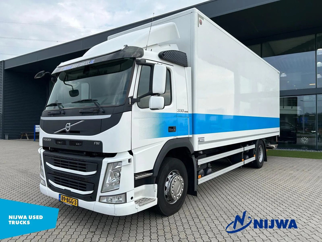 Volvo FM 330 Schuifzeil + Laadklep - Curtainsider truck: picture 1 Volvo FM 330 Schuifzeil + Laadklep - Curtainsider truck: picture 1