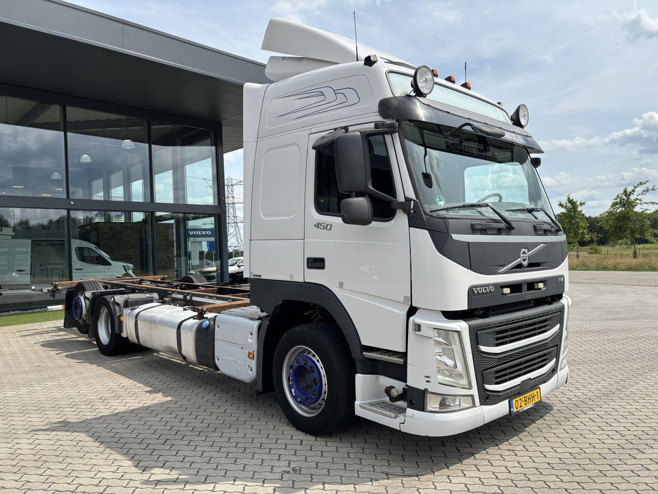 Volvo FM 450 6x2 BDF + Vangmuil - Container transporter/ Swap body truck: picture 2 Volvo FM 450 6x2 BDF + Vangmuil - Container transporter/ Swap body truck: picture 2