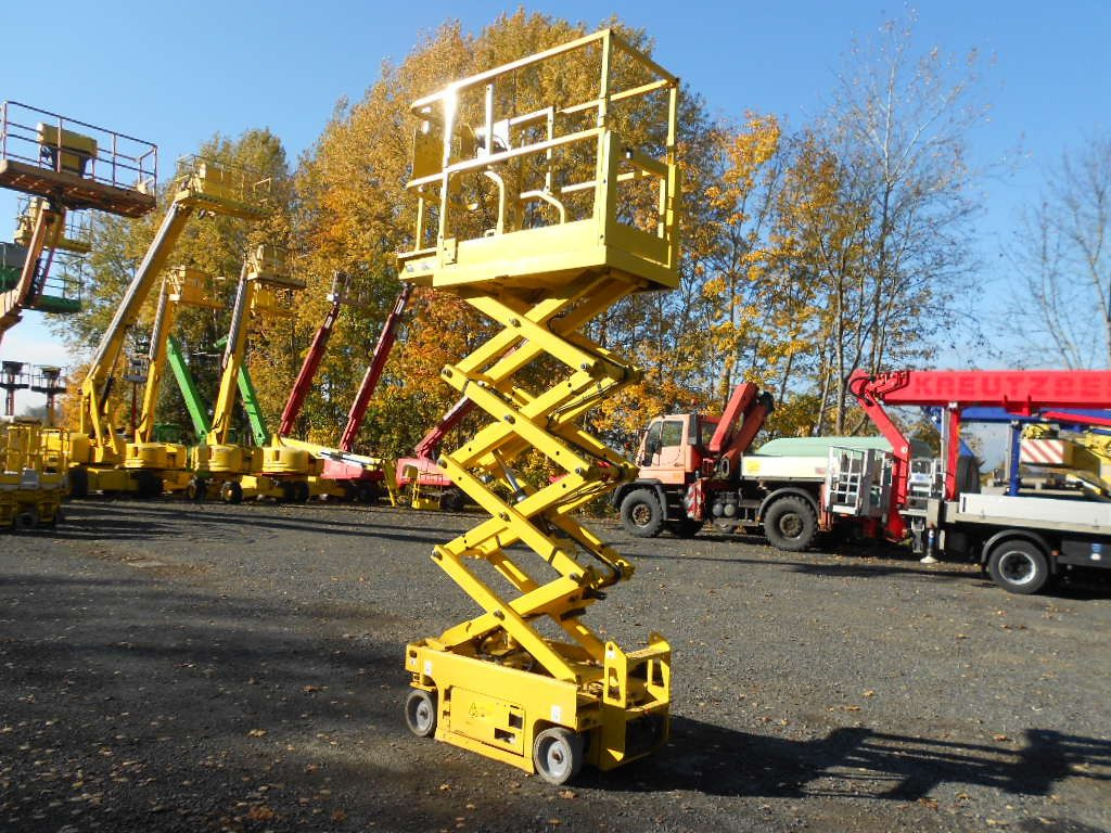 Genie GS 1330, Leichtscherenarbeitsbühne Genie 5,9 m - Truck mounted aerial platform: picture 3 Genie GS 1330, Leichtscherenarbeitsbühne Genie 5,9 m - Truck mounted aerial platform: picture 3