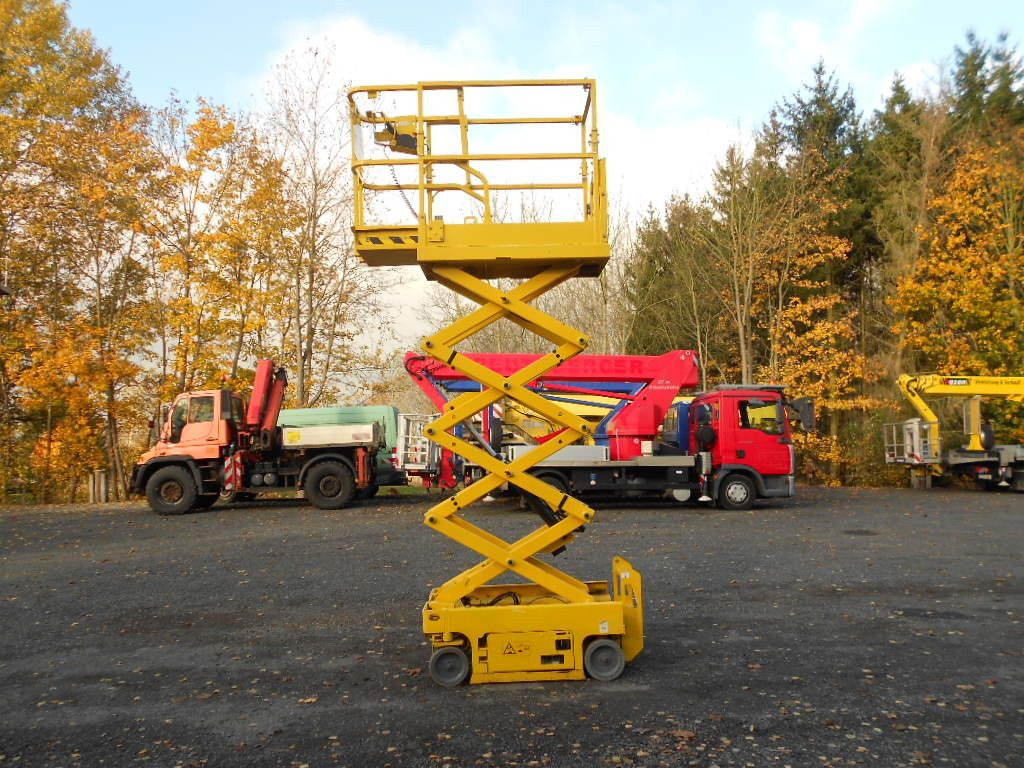 Genie GS 1330, Leichtscherenarbeitsbühne Genie 5,9 m - Truck mounted aerial platform: picture 4 Genie GS 1330, Leichtscherenarbeitsbühne Genie 5,9 m - Truck mounted aerial platform: picture 4