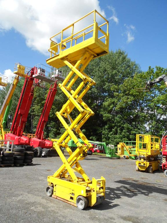 Genie GS 1932, Scherenarbeitsbühne Genie 8 m Genie GS 1932, Scherenarbeitsbühne Genie 8 m - Scissor lift: picture 4 Genie GS 1932, Scherenarbeitsbühne Genie 8 m Genie GS 1932, Scherenarbeitsbühne Genie 8 m - Scissor lift: picture 4