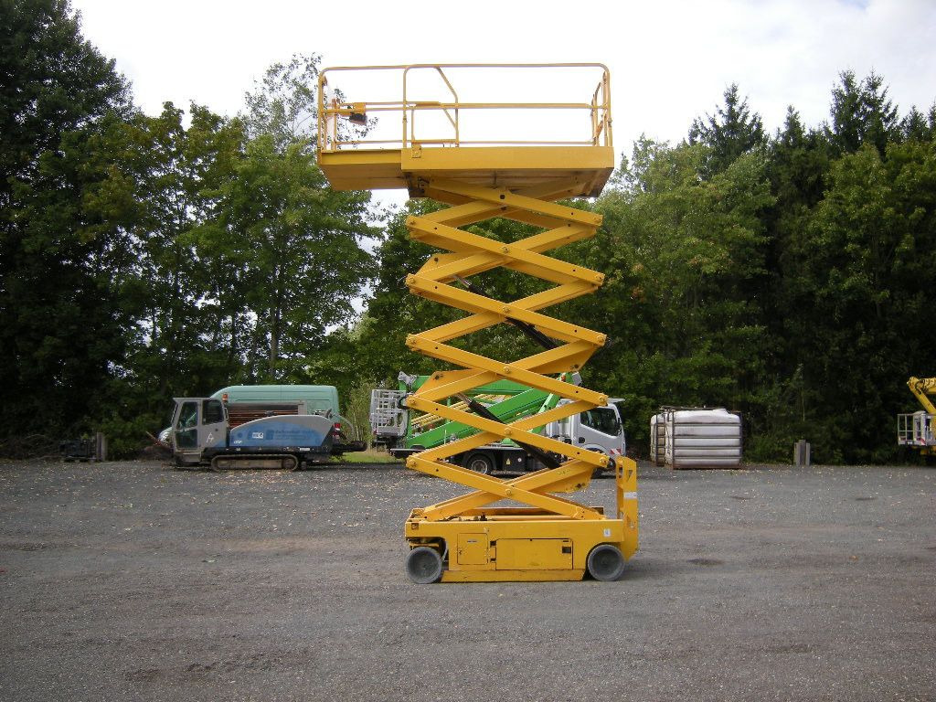 Genie GS 4047 Scherenarbeitsbühne Genie 14 m - Truck mounted aerial platform: picture 3 Genie GS 4047 Scherenarbeitsbühne Genie 14 m - Truck mounted aerial platform: picture 3