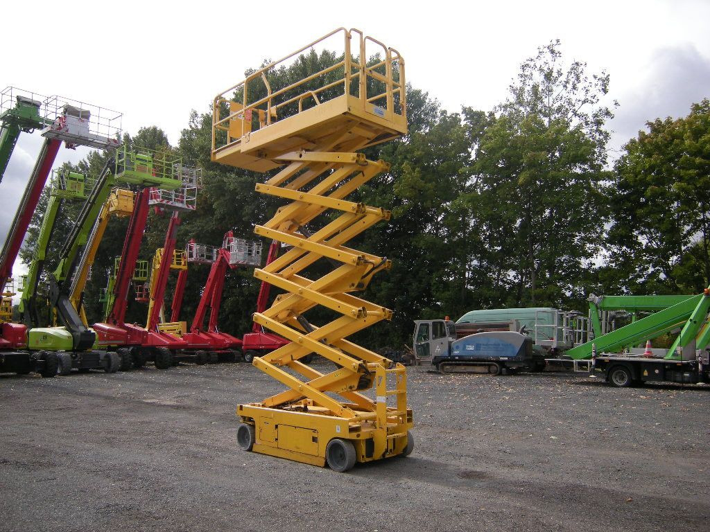 Genie GS 4047 Scherenarbeitsbühne Genie 14 m - Truck mounted aerial platform: picture 2 Genie GS 4047 Scherenarbeitsbühne Genie 14 m - Truck mounted aerial platform: picture 2