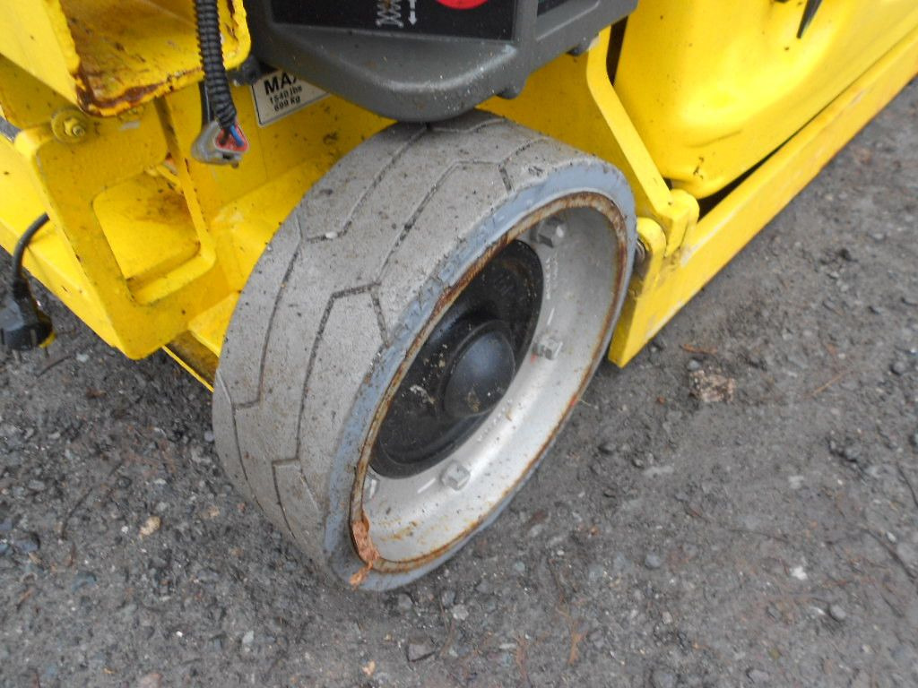 Truck mounted aerial platform JLG 1930 ES, Scherenarbeitsbühne AH 8 m: picture 8 Truck mounted aerial platform JLG 1930 ES, Scherenarbeitsbühne AH 8 m: picture 8