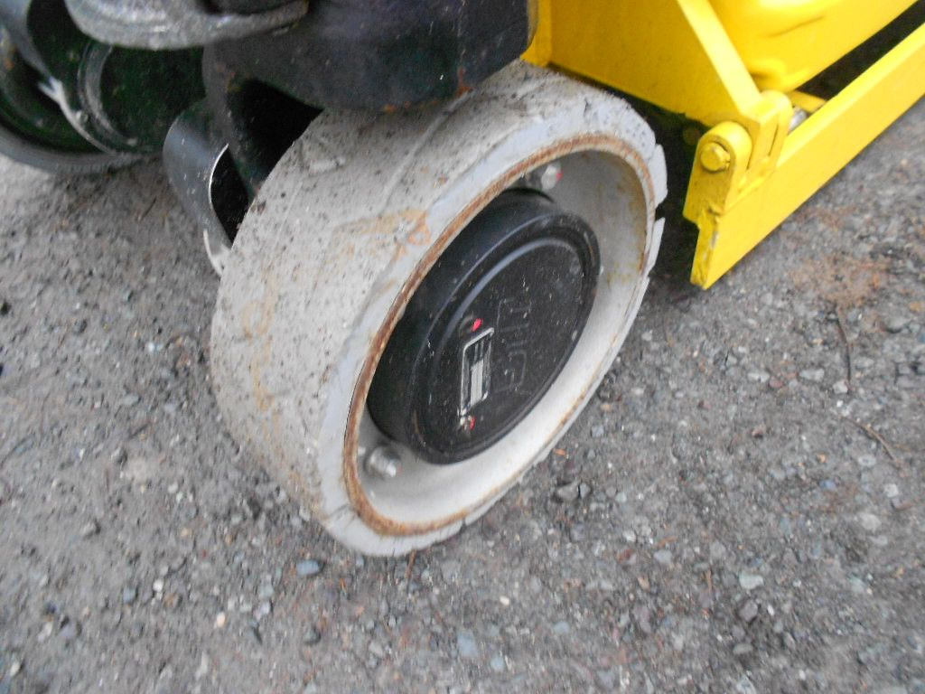 Truck mounted aerial platform JLG 1930 ES, Scherenarbeitsbühne AH 8 m: picture 10 Truck mounted aerial platform JLG 1930 ES, Scherenarbeitsbühne AH 8 m: picture 10