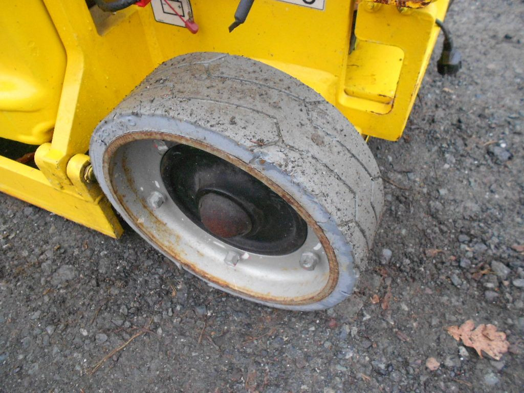 Truck mounted aerial platform JLG 1930 ES, Scherenarbeitsbühne AH 8 m: picture 9 Truck mounted aerial platform JLG 1930 ES, Scherenarbeitsbühne AH 8 m: picture 9