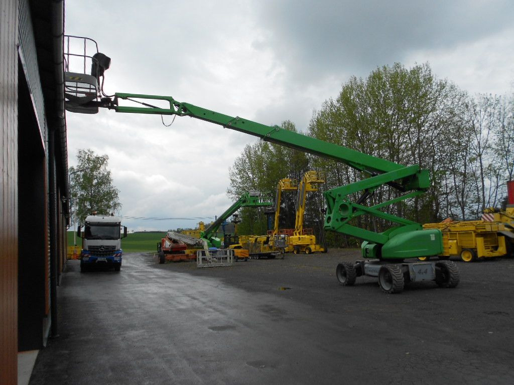 Niftylift Niftylift HR28 Hybrid , 4x4 , 28 Niftylift HR28 Hybrid , 4x4 , 28 - Articulated boom: picture 3 Niftylift Niftylift HR28 Hybrid , 4x4 , 28 Niftylift HR28 Hybrid , 4x4 , 28 - Articulated boom: picture 3