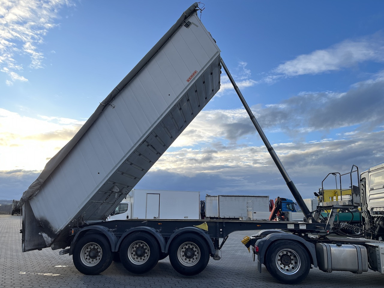 Tipper semi-trailer Kempf SKM 35 3 Thermo Mulde: picture 13
