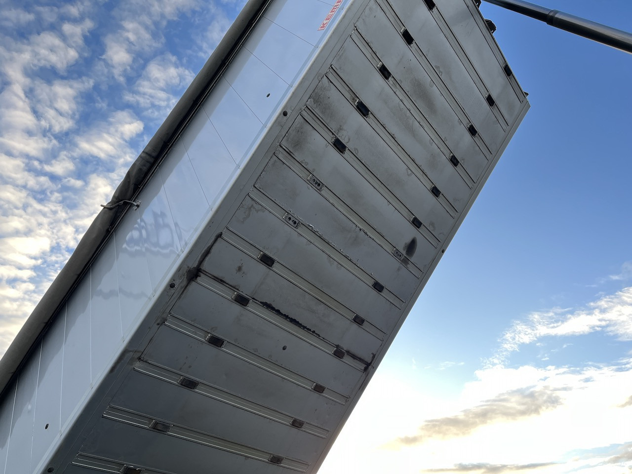 Kempf SKM 35 3 Thermo Mulde - Tipper semi-trailer: picture 4 Kempf SKM 35 3 Thermo Mulde - Tipper semi-trailer: picture 4