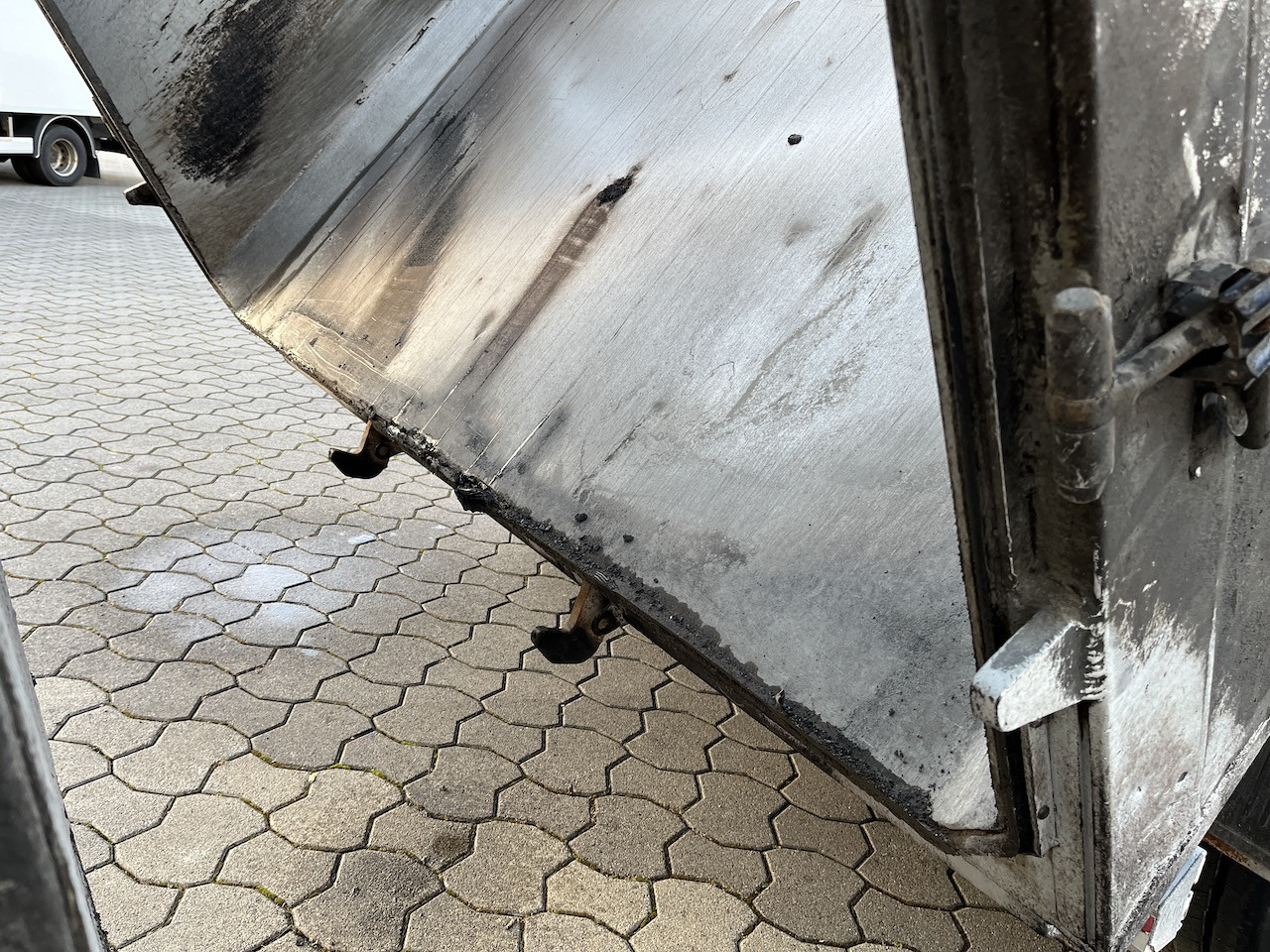 Kempf SKM 35 3 Thermo Mulde - Tipper semi-trailer: picture 3 Kempf SKM 35 3 Thermo Mulde - Tipper semi-trailer: picture 3