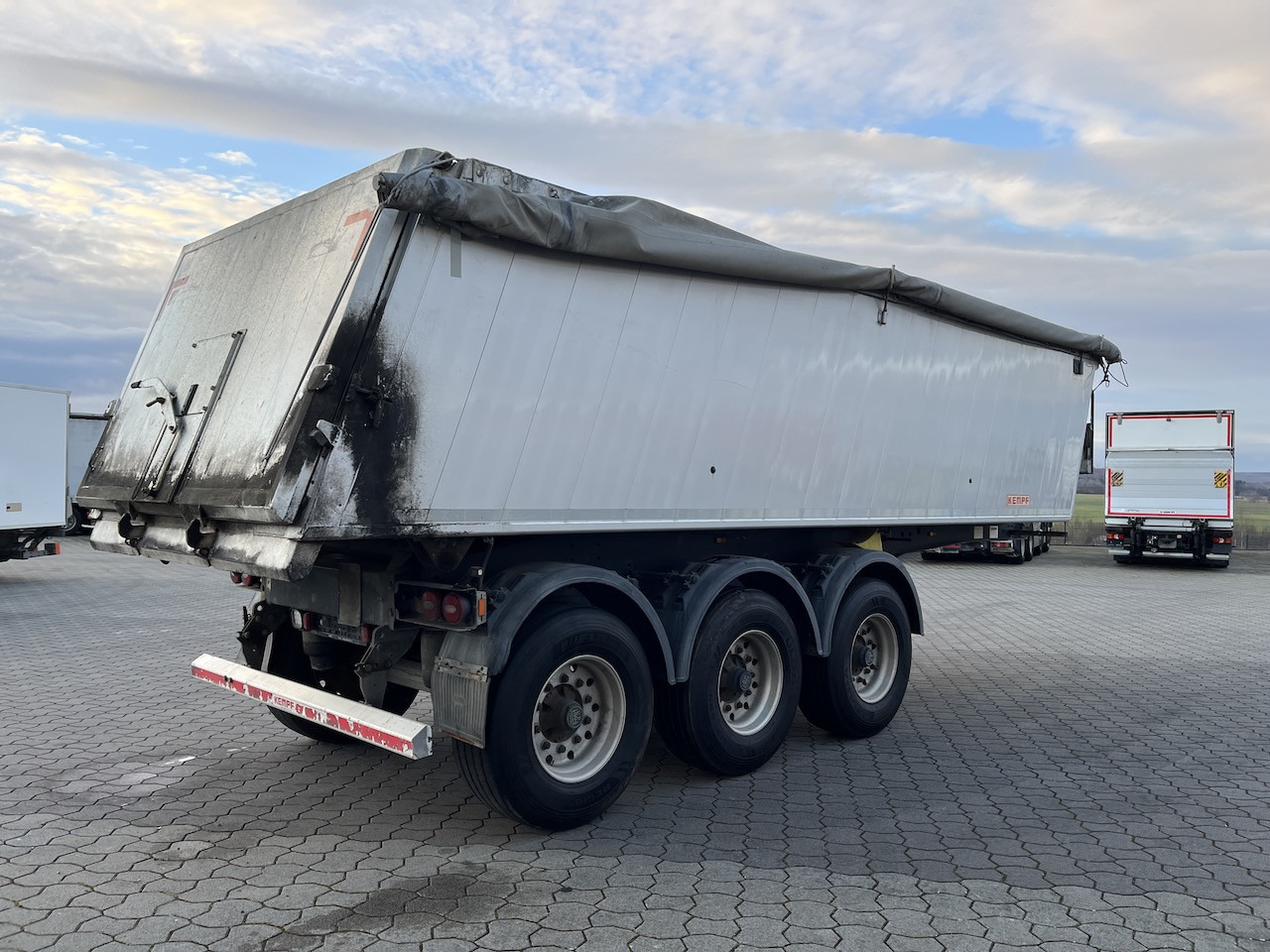 Tipper semi-trailer Kempf SKM 35 3 Thermo Mulde: picture 9
