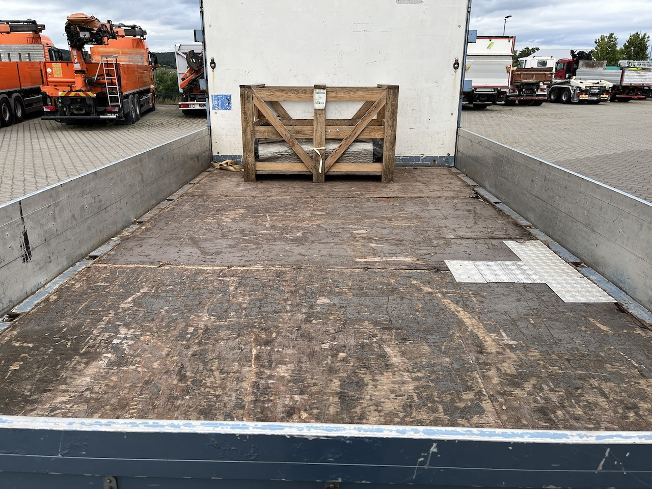 MAN TGL 8.220 4x2 Pritsche AHK - Flatbed van: picture 4 MAN TGL 8.220 4x2 Pritsche AHK - Flatbed van: picture 4