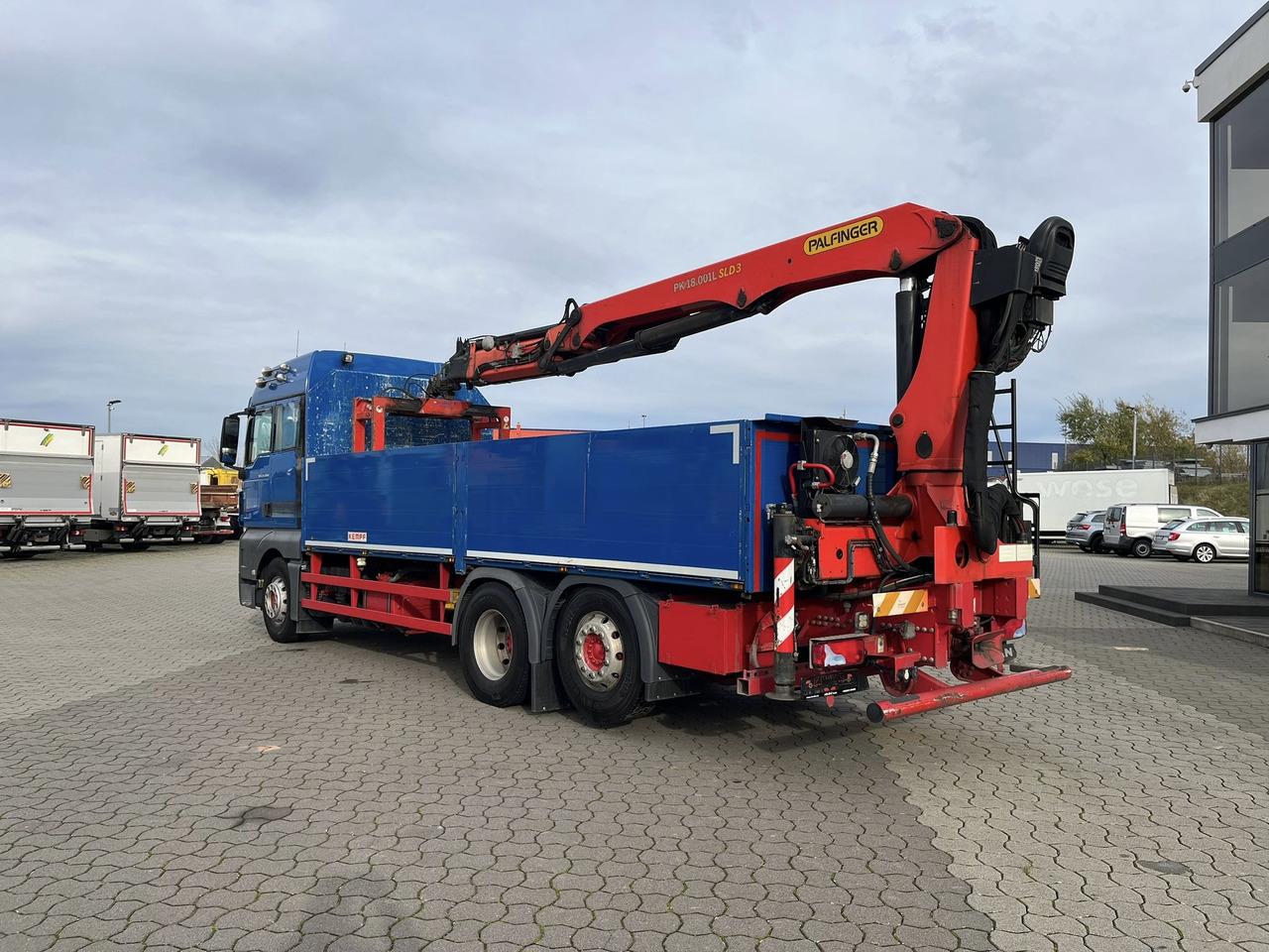 Dropside/ Flatbed truck, Crane truck MAN TGX 26.500 6x2 Palfinger 18001 SLD 3 Baustoff: picture 9