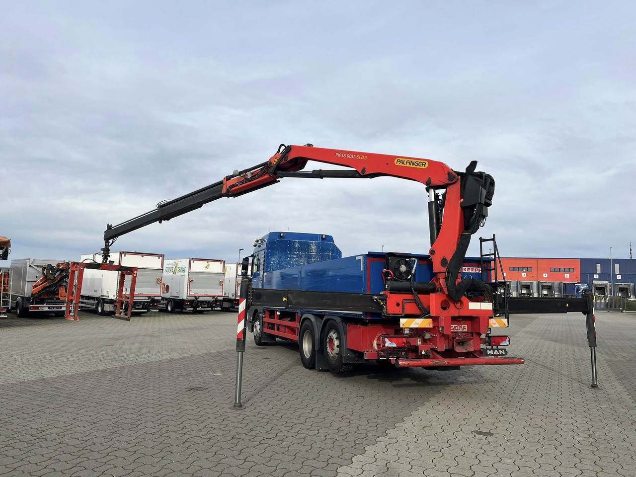 Dropside/ Flatbed truck, Crane truck MAN TGX 26.500 6x2 Palfinger 18001 SLD 3 Baustoff: picture 15
