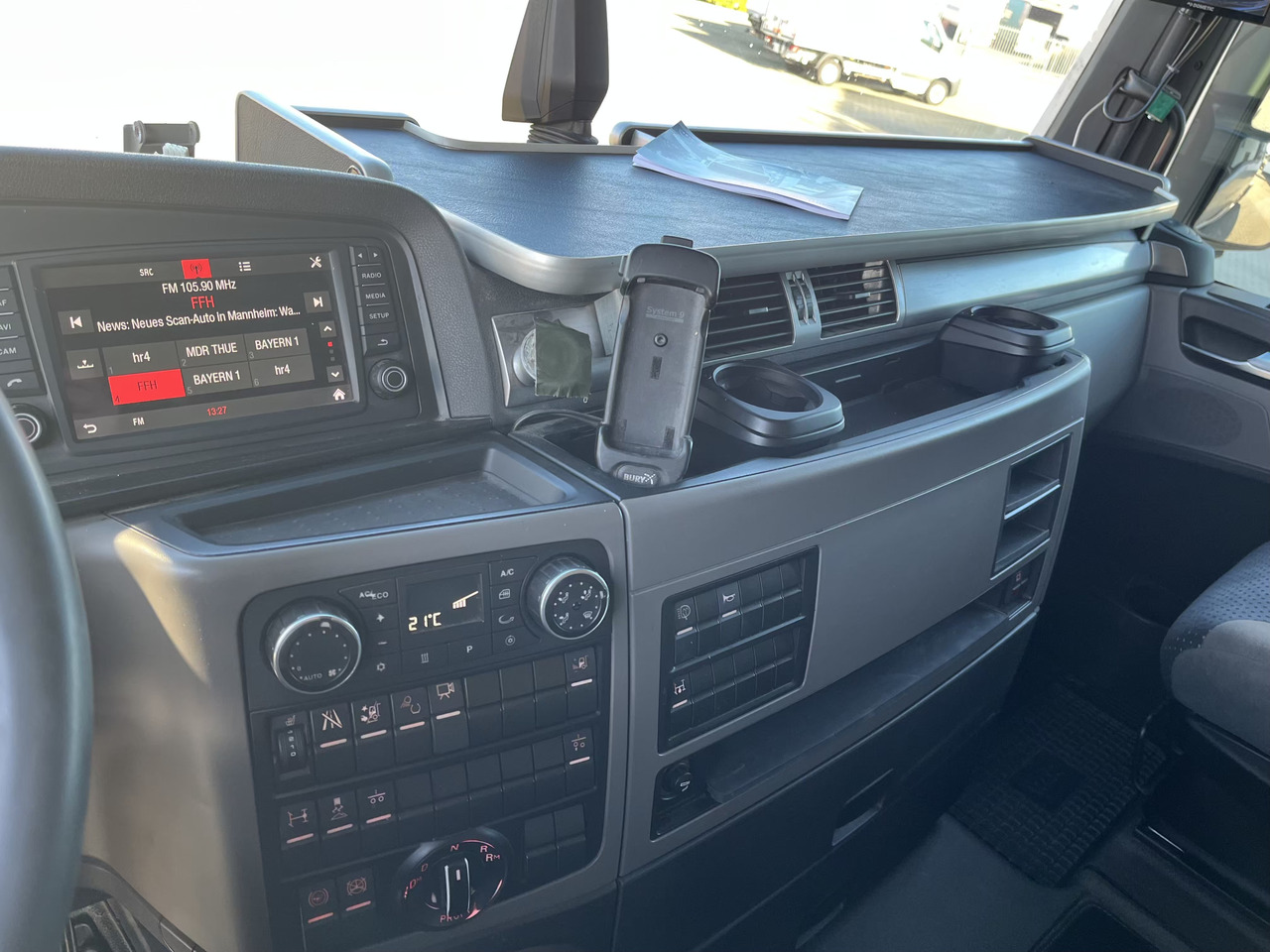 MAN TGX 18.540 4x2 D38 Intarder - Tractor unit: picture 2 MAN TGX 18.540 4x2 D38 Intarder - Tractor unit: picture 2