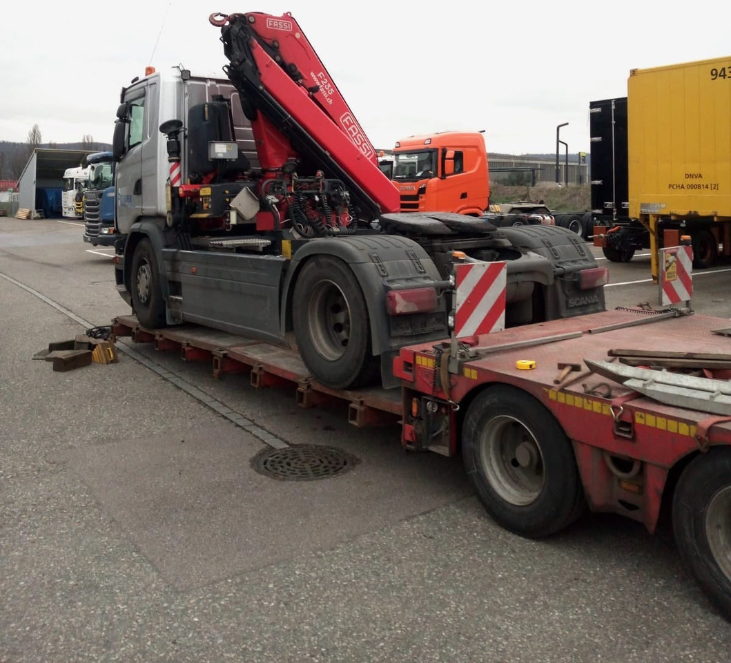 Scania G410 4x2 SZM Kran Fassi F235 Motorschaden - Tractor unit: picture 3 Scania G410 4x2 SZM Kran Fassi F235 Motorschaden - Tractor unit: picture 3