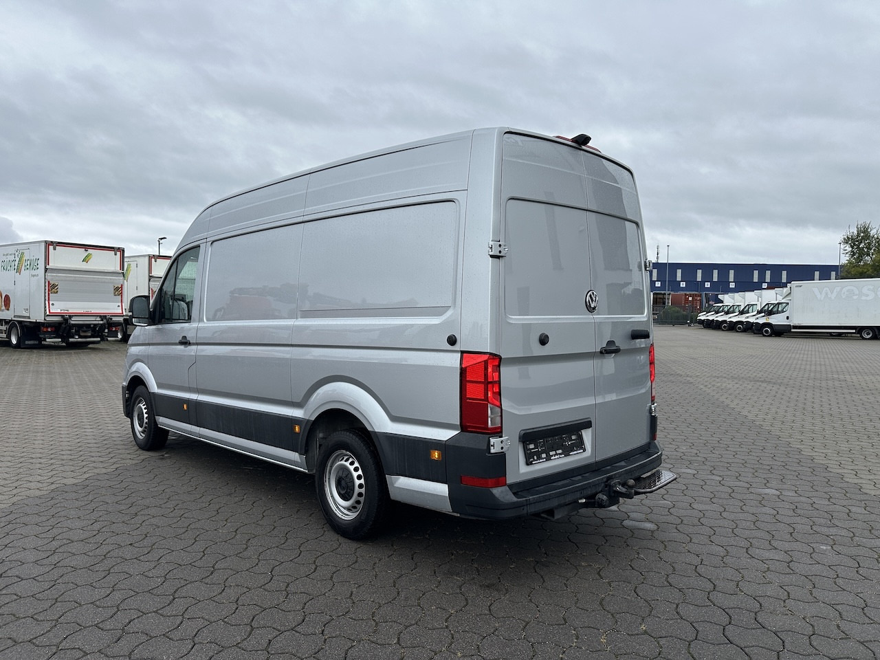 VW Crafter 2.0 TDI Kasten hoch AHK RFK PDC FSE BT - Van: picture 4 VW Crafter 2.0 TDI Kasten hoch AHK RFK PDC FSE BT - Van: picture 4