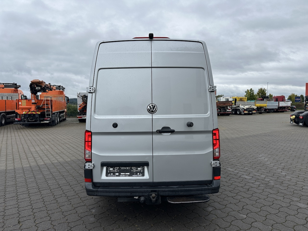 VW Crafter 2.0 TDI Kasten hoch AHK RFK PDC FSE BT - Van: picture 5 VW Crafter 2.0 TDI Kasten hoch AHK RFK PDC FSE BT - Van: picture 5