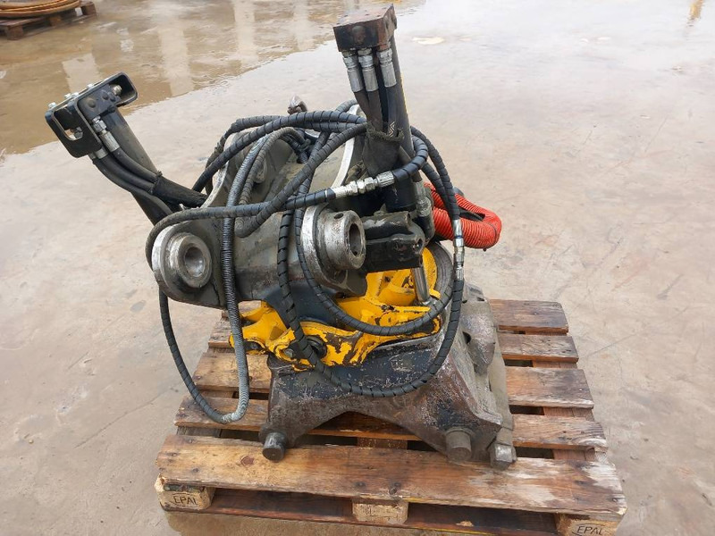 Engcon EC219 - Tiltrotator for Construction machinery: picture 2 Engcon EC219 - Tiltrotator for Construction machinery: picture 2