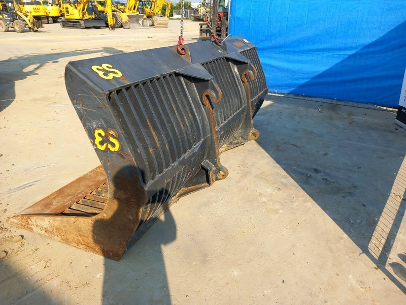 Eurosteel Puinriek WA320 - Bucket for Construction machinery: picture 2 Eurosteel Puinriek WA320 - Bucket for Construction machinery: picture 2