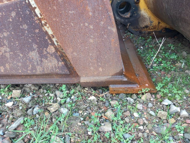 Komatsu WA480-8 - Bucket for Construction machinery: picture 3 Komatsu WA480-8 - Bucket for Construction machinery: picture 3