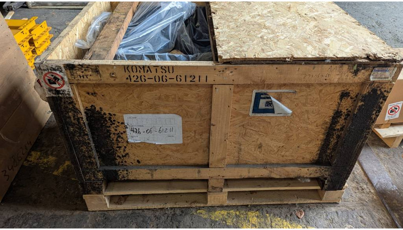 Komatsu WA600-8 BATTERY BOX 426-06-61211 - Frame/ Chassis for Construction machinery: picture 2 Komatsu WA600-8 BATTERY BOX 426-06-61211 - Frame/ Chassis for Construction machinery: picture 2