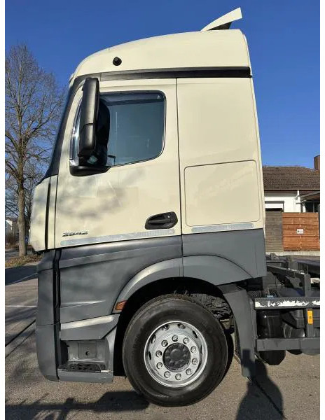 Mercedes-Benz Actros 2542 LL BDF Standard 6x2 LBW - Container transporter/ Swap body truck: picture 3 Mercedes-Benz Actros 2542 LL BDF Standard 6x2 LBW - Container transporter/ Swap body truck: picture 3