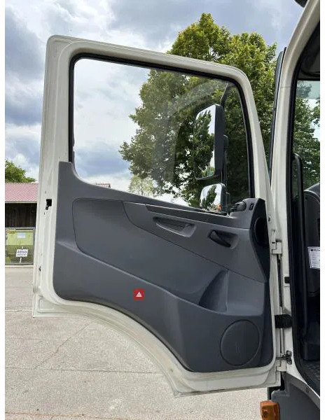 Refrigerator truck Mercedes-Benz Atego 1222 L Kühl-LKW Klima: picture 11 Refrigerator truck Mercedes-Benz Atego 1222 L Kühl-LKW Klima: picture 11