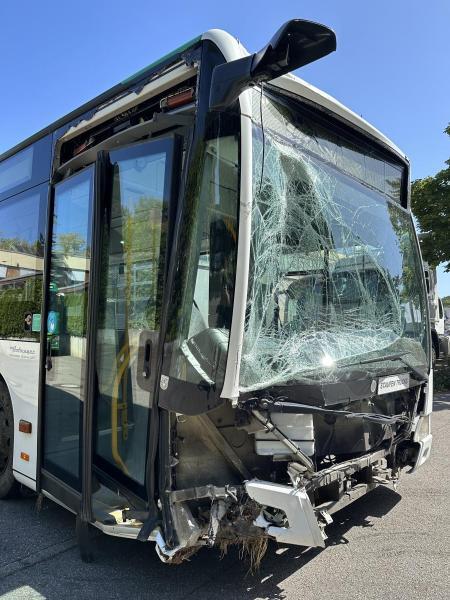 Mercedes MB O 530 Citaro Klima 299 PS Unfallfahrzeug! - City bus: picture 2 Mercedes MB O 530 Citaro Klima 299 PS Unfallfahrzeug! - City bus: picture 2