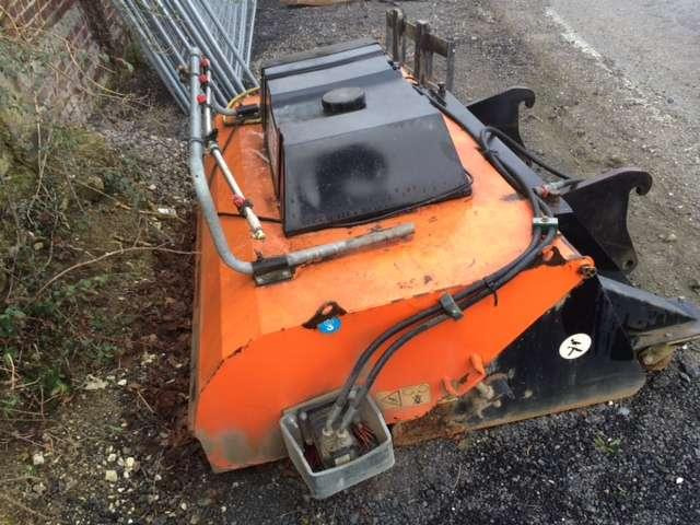 CIMA EUROPE Balayeuse 1800MM - Broom: picture 2 CIMA EUROPE Balayeuse 1800MM - Broom: picture 2