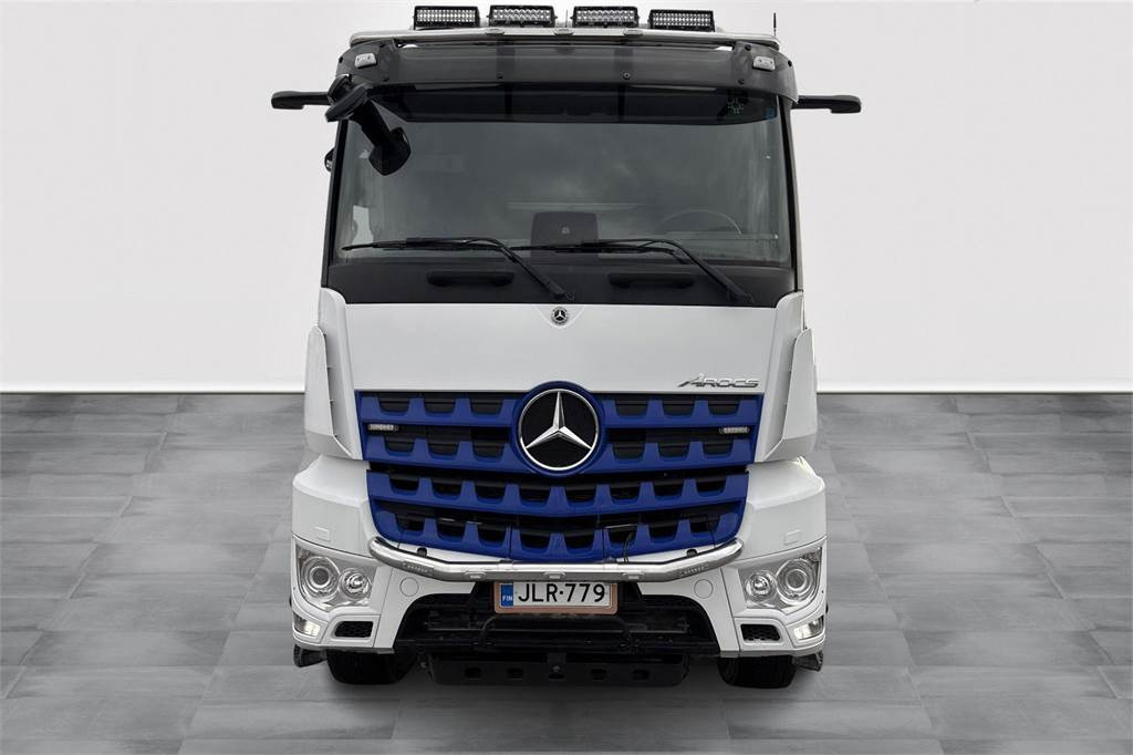 Mercedes-Benz Arocs 3253 8x4 koukkulaite - Hook lift truck: picture 2 Mercedes-Benz Arocs 3253 8x4 koukkulaite - Hook lift truck: picture 2