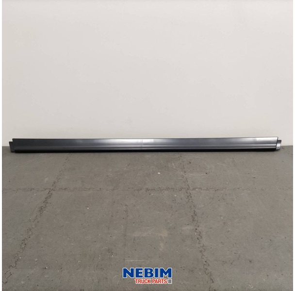 Volvo Volvo - 21495267 - Bumperspoiler FH4 / FM4 midden - Spare parts for Truck: picture 1 Volvo Volvo - 21495267 - Bumperspoiler FH4 / FM4 midden - Spare parts for Truck: picture 1
