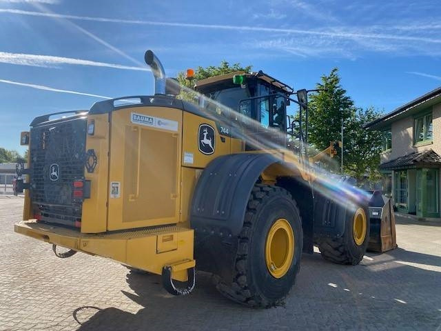 John Deere 744 P MIETE / RENTAL (12002126) - Wheel loader: picture 5 John Deere 744 P MIETE / RENTAL (12002126) - Wheel loader: picture 5