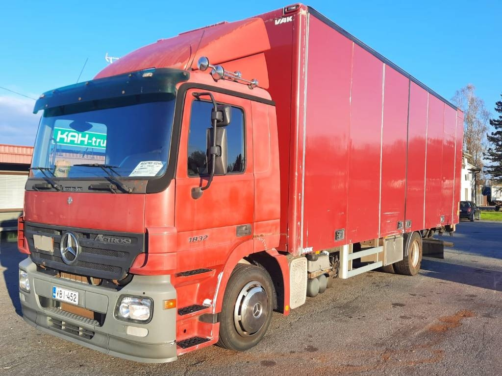 Mercedes-Benz Actros 1832 - Box truck: picture 1 Mercedes-Benz Actros 1832 - Box truck: picture 1