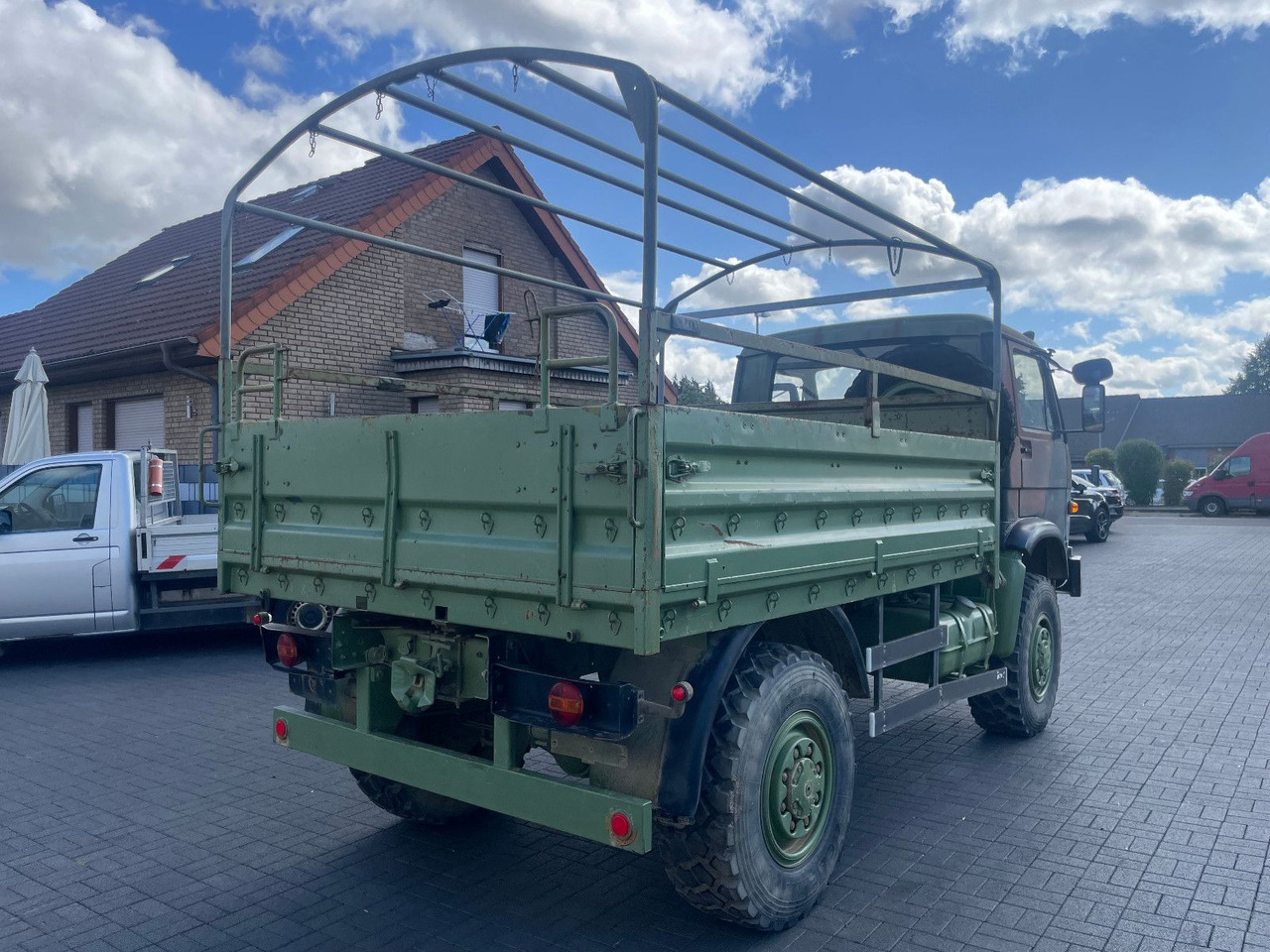 MAN 8.136 4X4 - Flatbed van: picture 2 MAN 8.136 4X4 - Flatbed van: picture 2
