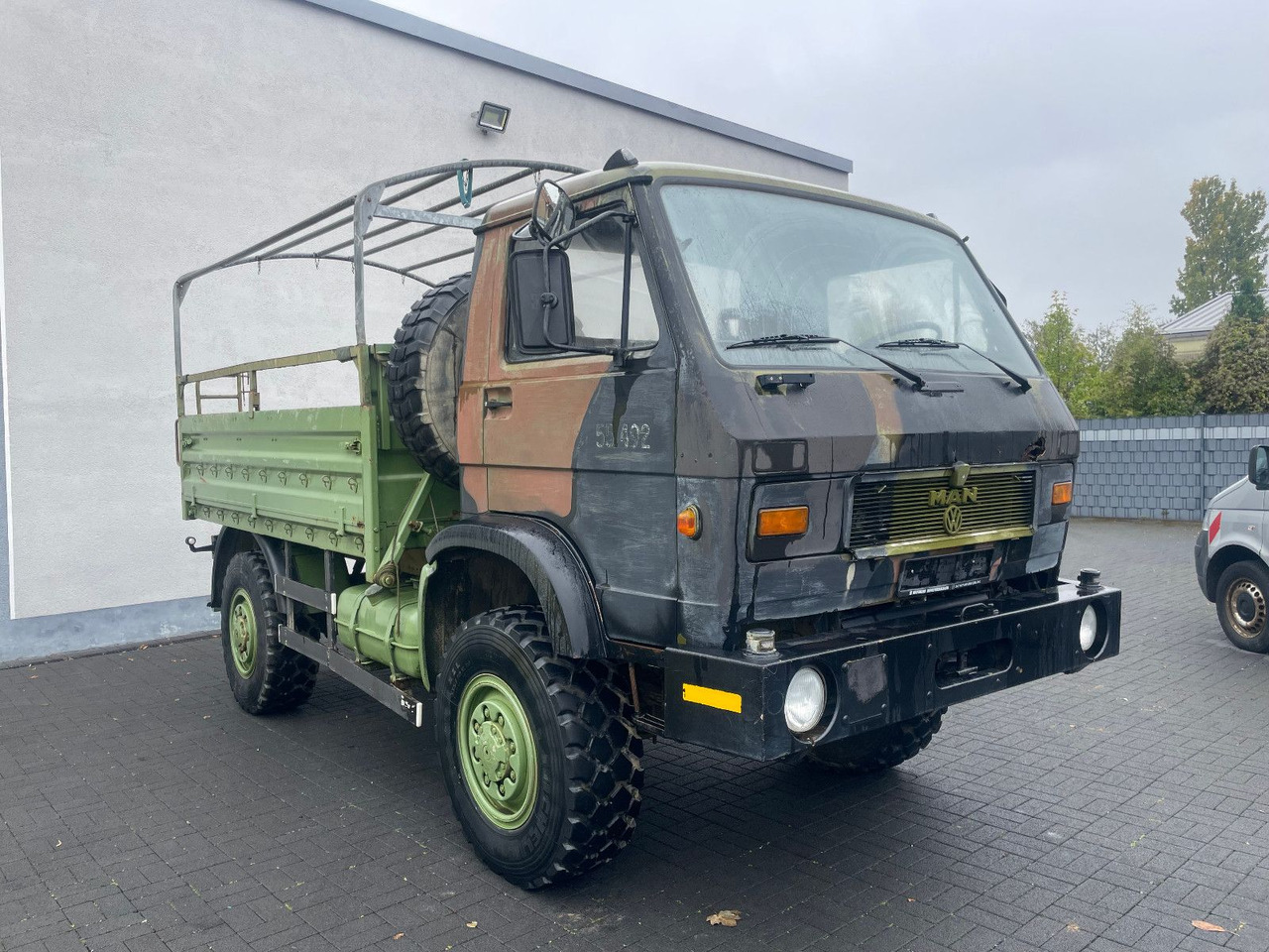 MAN 8.136 4X4 - Flatbed van: picture 1 MAN 8.136 4X4 - Flatbed van: picture 1