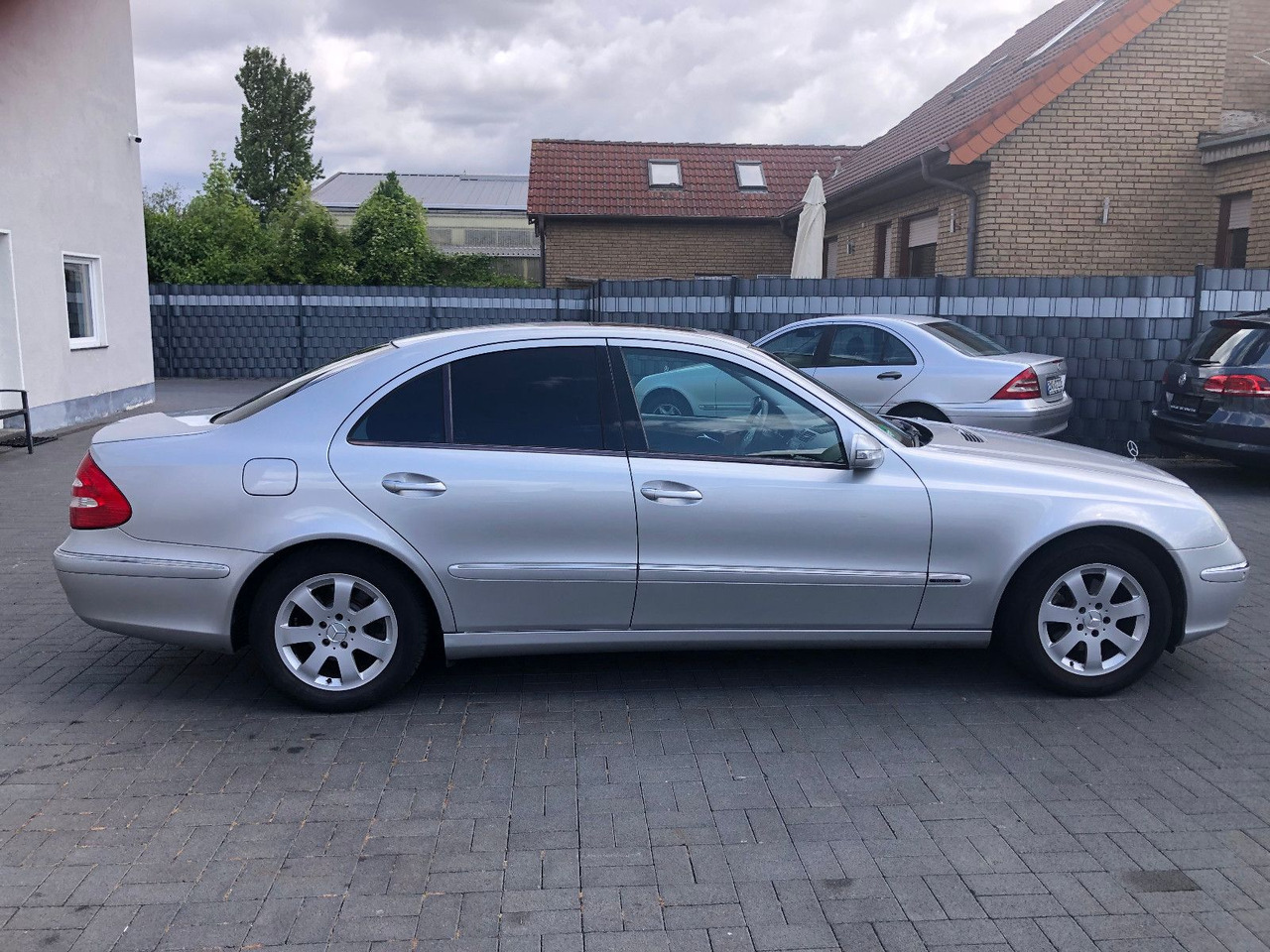Mercedes-Benz E 240 E -Klasse Lim. Elegance - Sedan: picture 5 Mercedes-Benz E 240 E -Klasse Lim. Elegance - Sedan: picture 5