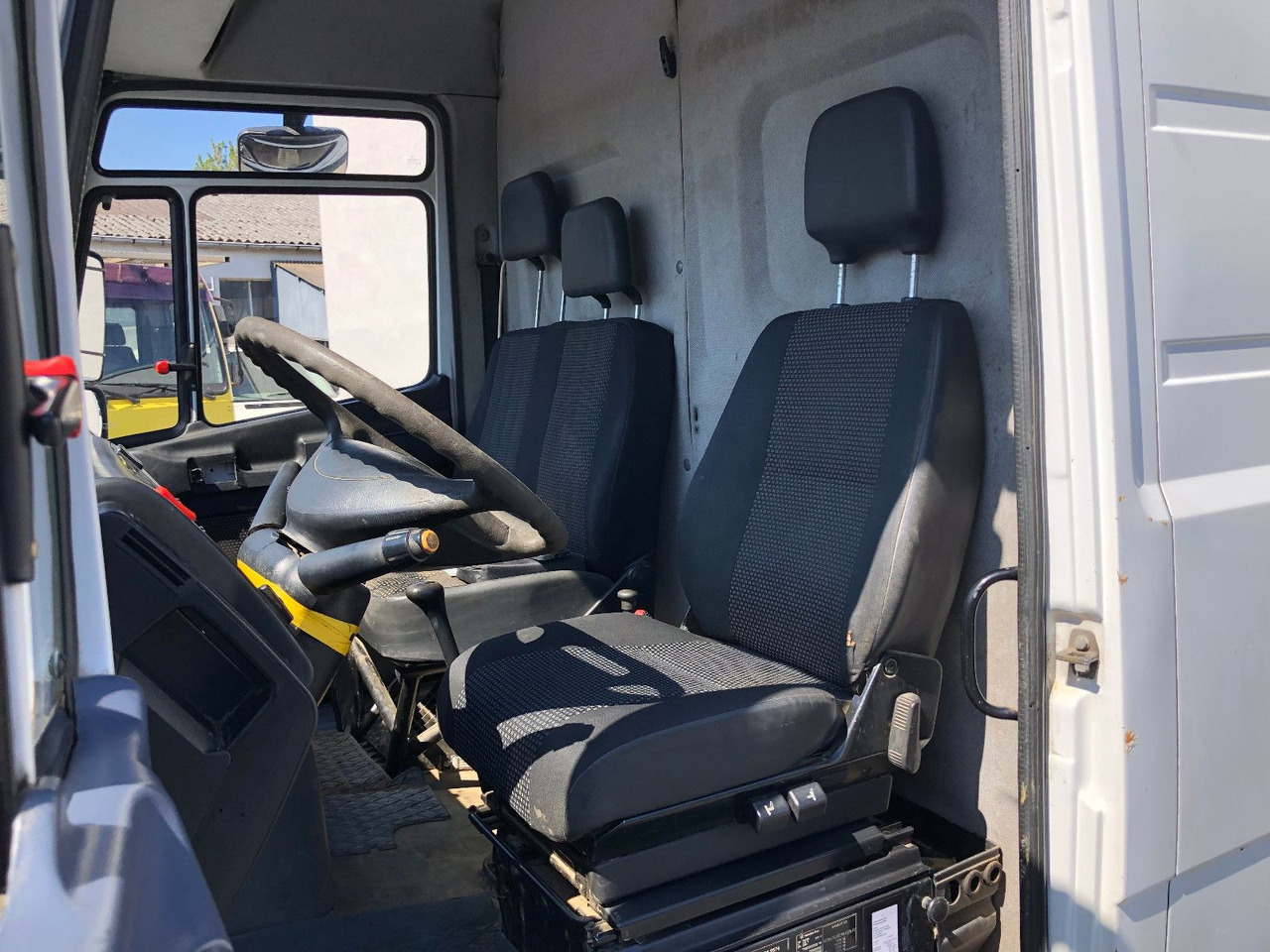 Panel van Mercedes-Benz Vario 816: picture 12