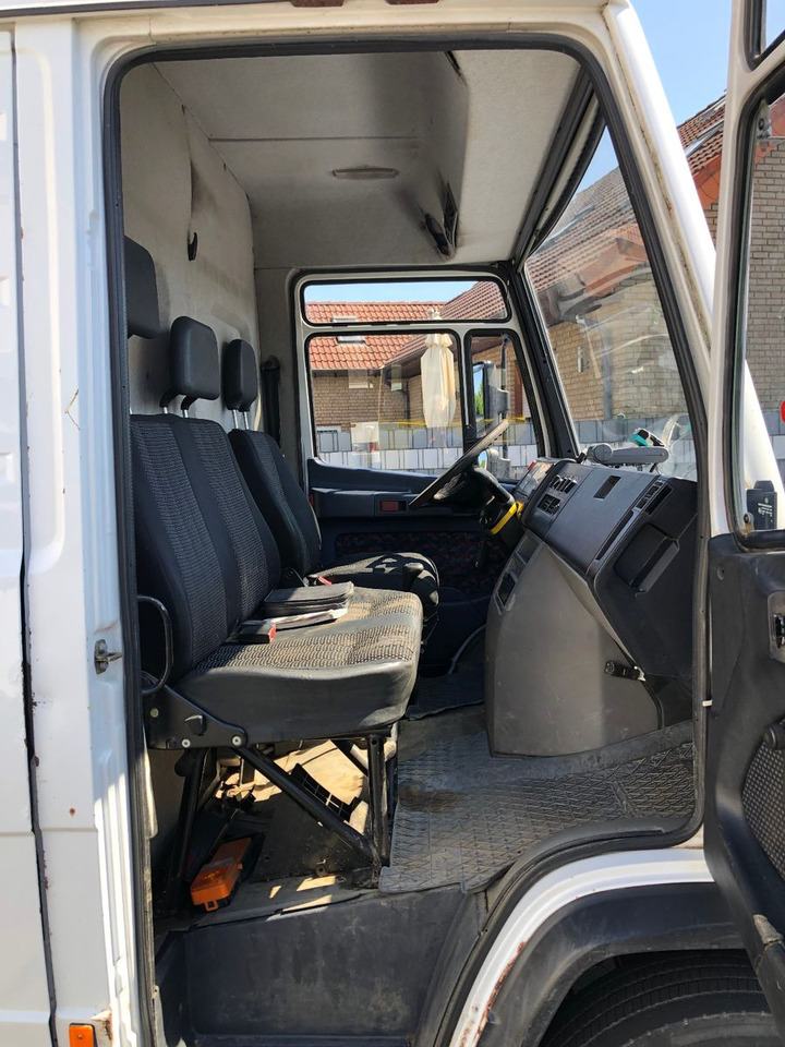 Panel van Mercedes-Benz Vario 816: picture 14