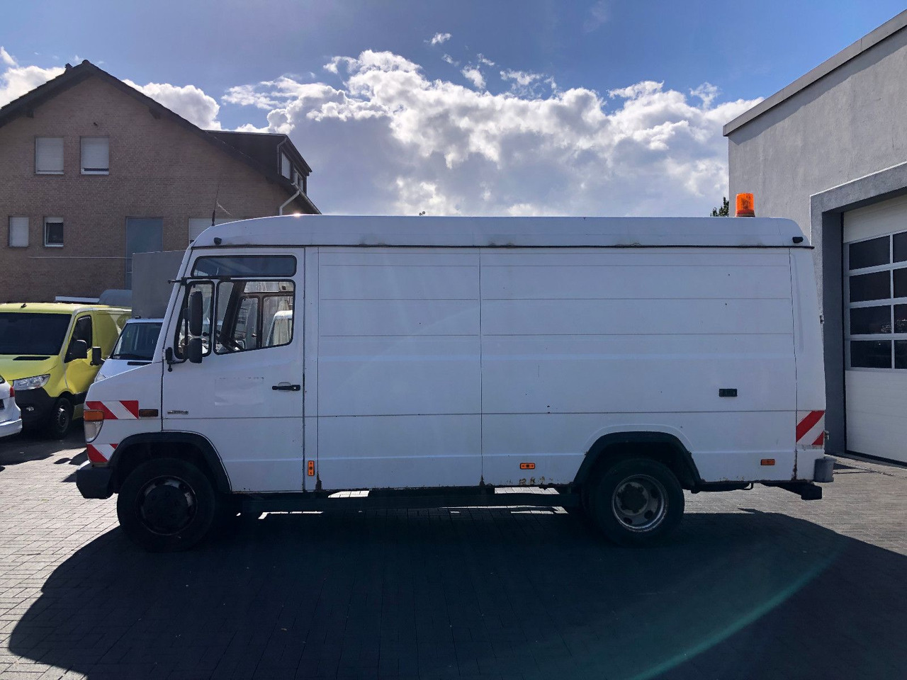 Panel van Mercedes-Benz Vario 816: picture 7