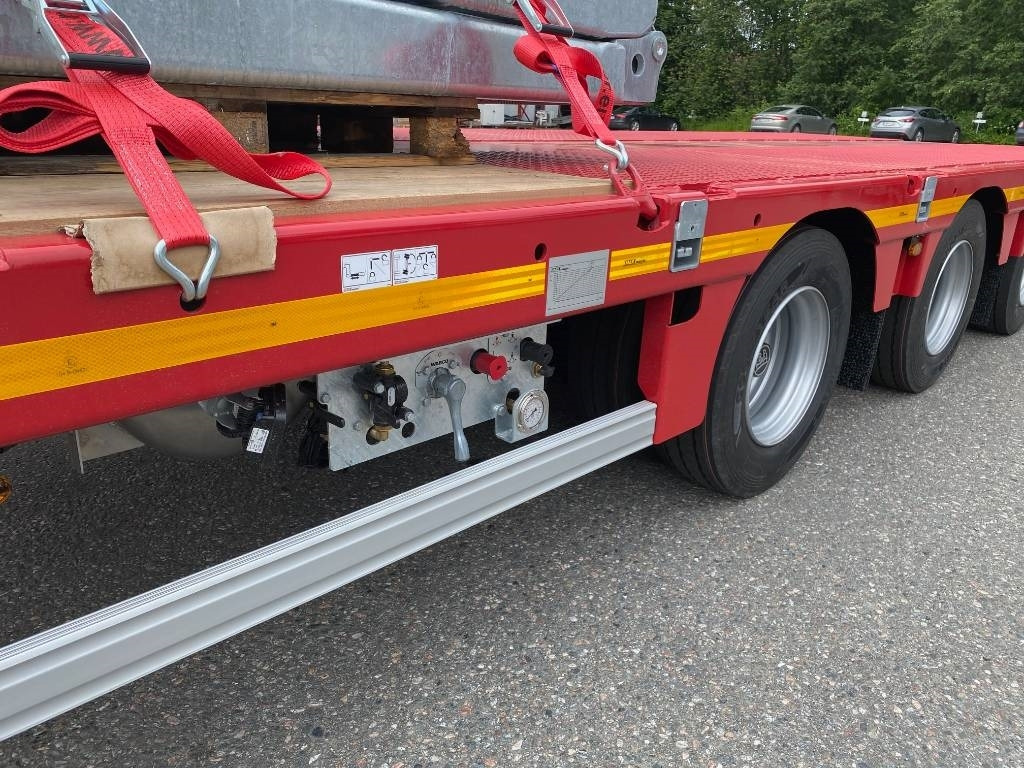 Faymonville Max Trailer, Max100 4AU  - Low loader semi-trailer: picture 3 Faymonville Max Trailer, Max100 4AU  - Low loader semi-trailer: picture 3