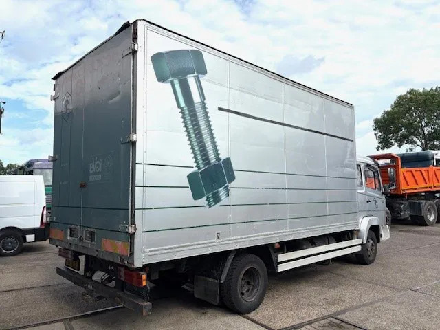 Mercedes-Benz LK 817 (6-CILINDER) ORIGINAL DUTCH TRUCK WITH CLOSED BOX (MANUAL GEARBOX / FULL STEEL SUSPENSION) - Box truck: picture 3 Mercedes-Benz LK 817 (6-CILINDER) ORIGINAL DUTCH TRUCK WITH CLOSED BOX (MANUAL GEARBOX / FULL STEEL SUSPENSION) - Box truck: picture 3