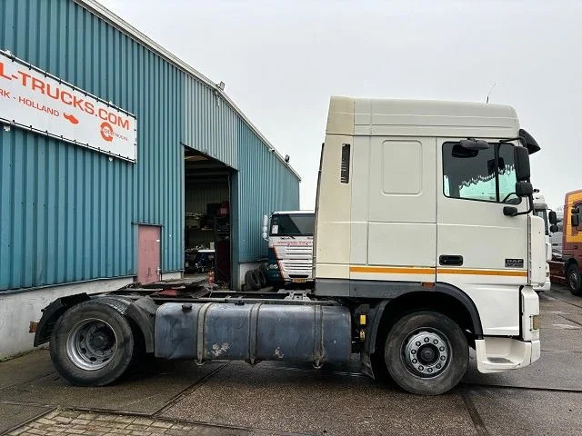 DAF 95.430 XF SPACECAB (EURO 3 / ZF16 MANUAL GEARBOX / ZF-INTARDER / AIRCONDITIONING / 870 LITER DIESELTANK) - Tractor unit: picture 4 DAF 95.430 XF SPACECAB (EURO 3 / ZF16 MANUAL GEARBOX / ZF-INTARDER / AIRCONDITIONING / 870 LITER DIESELTANK) - Tractor unit: picture 4