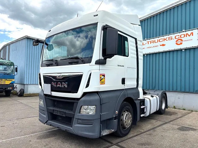 MAN TGX 18.440 BLS XLX (ZF16 MANUAL GEARBOX / 2x DIESELTANK / AIRCONDITIONING / ELECTRICAL MAINSWITCH / FRIDGE / EURO 6) - Tractor unit: picture 1 MAN TGX 18.440 BLS XLX (ZF16 MANUAL GEARBOX / 2x DIESELTANK / AIRCONDITIONING / ELECTRICAL MAINSWITCH / FRIDGE / EURO 6) - Tractor unit: picture 1
