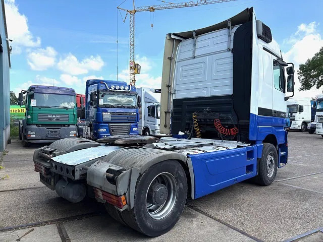 Mercedes-Benz Actros 1857 LS (MP1) MEGASPACE (EPS WITH CLUTCH (3-PEDALS) / RETARDER / REDUCTION AXLE / AIRCONDITIONING) - Tractor unit: picture 3 Mercedes-Benz Actros 1857 LS (MP1) MEGASPACE (EPS WITH CLUTCH (3-PEDALS) / RETARDER / REDUCTION AXLE / AIRCONDITIONING) - Tractor unit: picture 3