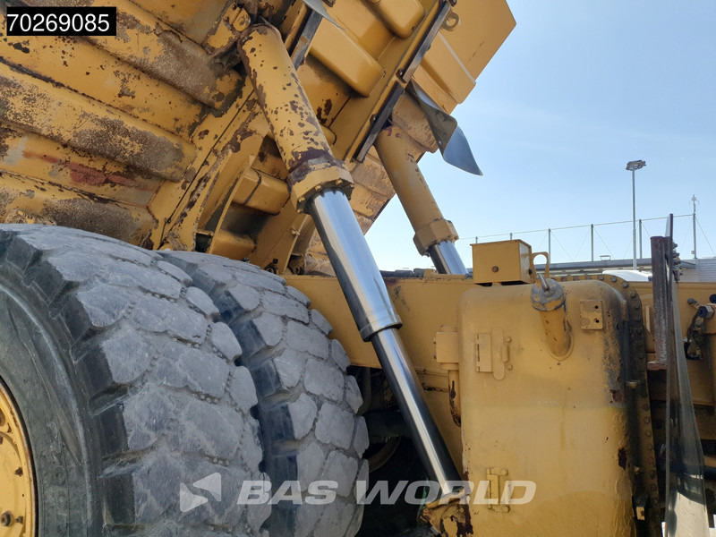 Rigid dumper/ Rock truck Caterpillar 772: picture 13