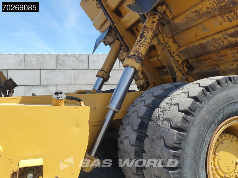 Rigid dumper/ Rock truck Caterpillar 772: picture 11