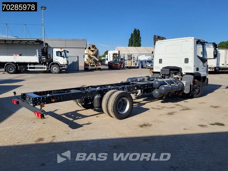 Iveco 120-210L 4X2 NEW 12tons chassis! CNG Engine TELMA Retarder Manual Euro 6 - Cab chassis truck: picture 5 Iveco 120-210L 4X2 NEW 12tons chassis! CNG Engine TELMA Retarder Manual Euro 6 - Cab chassis truck: picture 5